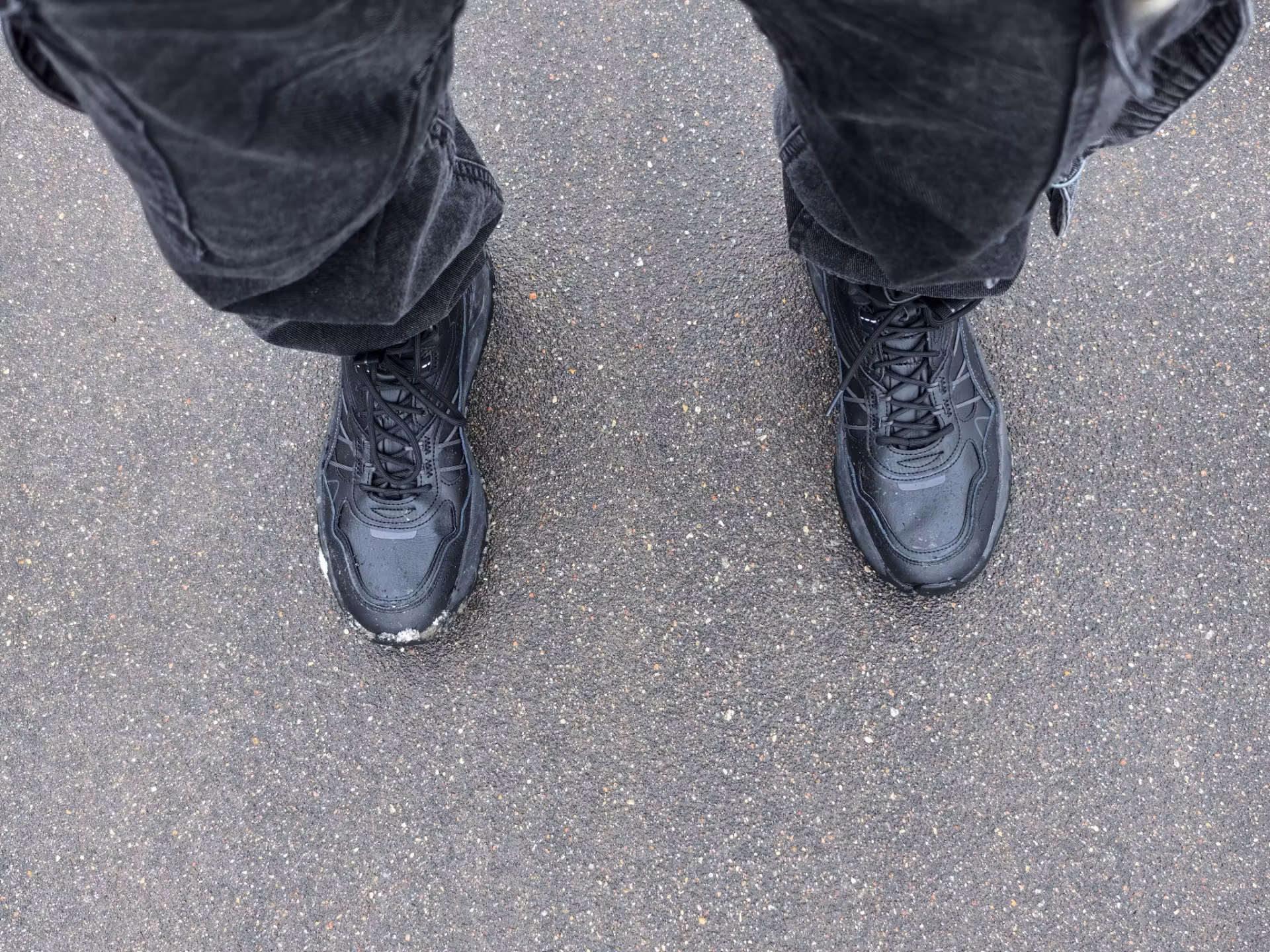 Так PUMA Trinity Mid Hybrid L выглядят на ногах